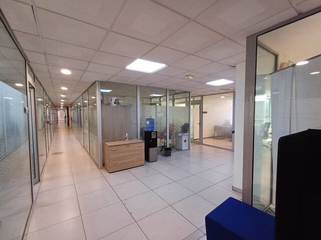 Superbe local commercial à Riviera - Image 3